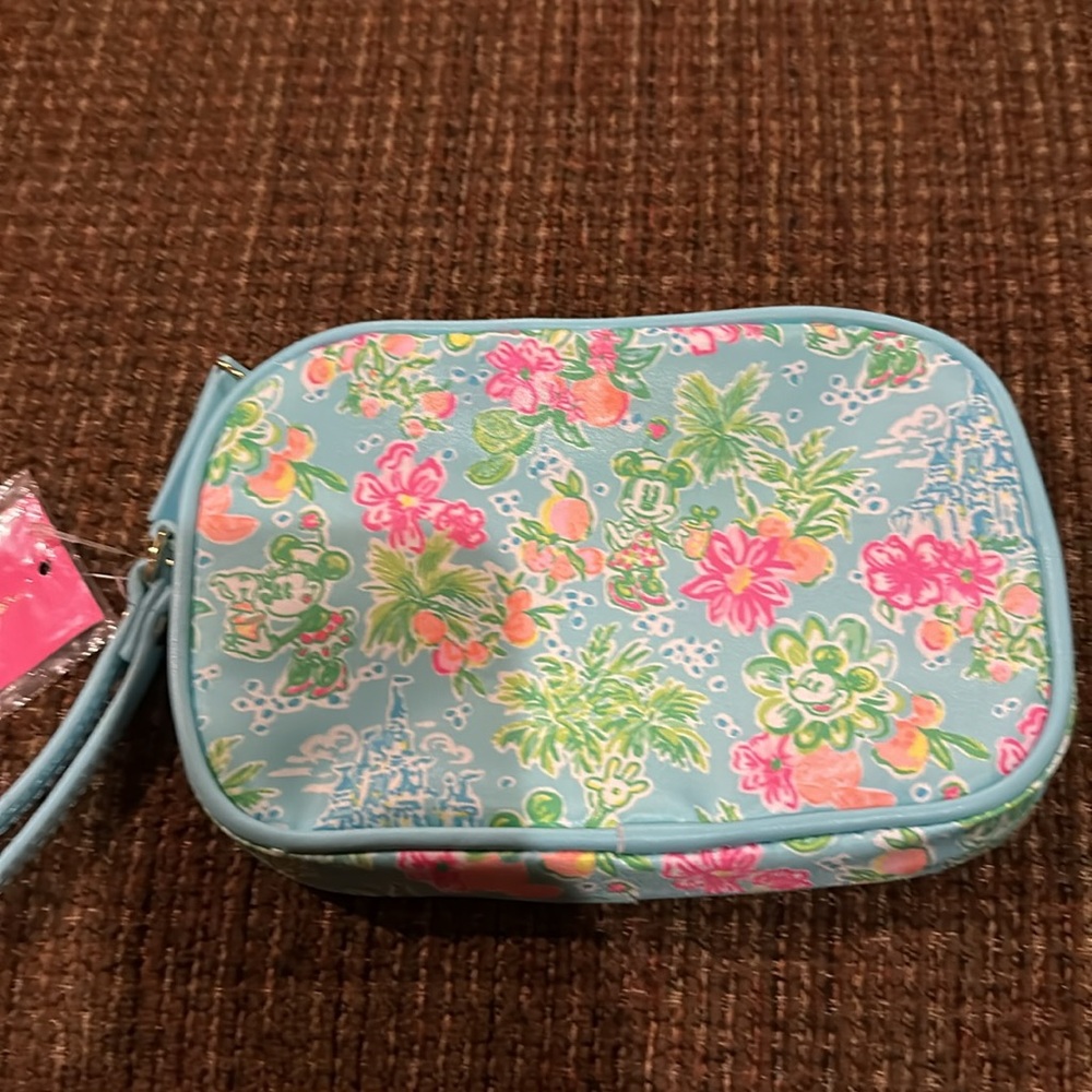 DISNEY x LILLY PULITZER Wristlet Bag Lilly Loves Disney - Picture 5 of 12